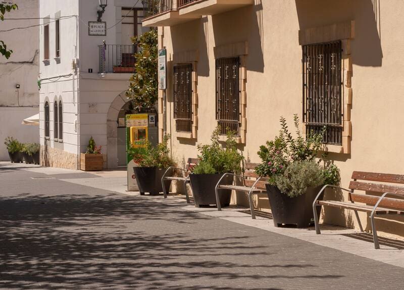 Se encuentra a 1 hora de Barcelona y es el destino ideal para escapar de la rutina: tiene playas de ensueño y una rica historia. (foto: Pexels).