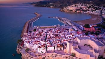 Escapadas baratas en España: los 3 destinos para viajar este verano sin gastar una fortuna