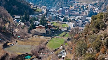 Este pueblito de Andorra queda cerca de España y tiene paisajes y un bonito parque, ideal para los niños