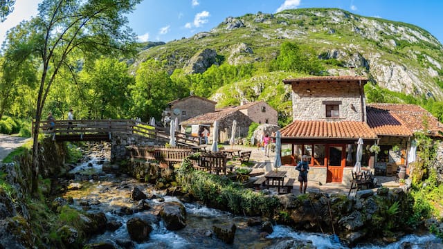 El pueblito de Asturias que está tan alejado que solo se puede llegar caminando y es ideal para desconectarse