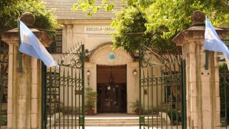 Investigan a una docente de una escuela de Palermo por grabar a sus alumnos: cumplió condena por homicidio culposo.
