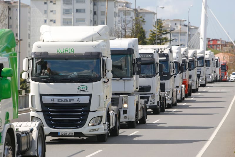 Camioneros verá un nuevo aumento y un bono extraordinario.
