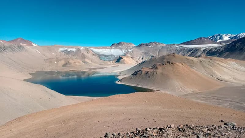 Especialistas del CONICET analizaron señales geotérmicas para determinar si aún existe actividad bajo el volcán.