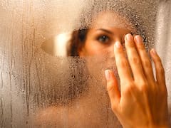 Adiós al problema más común de todos: cómo evitar fácil y rápido que se empañen los vidrios del baño