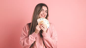 Los jóvenes de 23 años o más que vivan con sus padres pueden cobrar el Ingreso Mínimo Vital si cumplen los requisitos