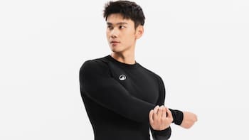 Esta camiseta térmica de Decathlon es ideal para los días fríos: se consigue por menos de 12 euros