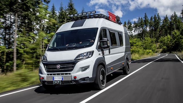 Esta furgoneta camper de Fiat ofrece todo: es una van 4x4 ideal para viajes largos y confortables