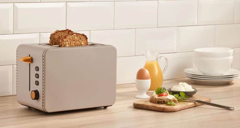 Esta novedosa tostadora tiene 6 niveles de tostado y control electrónico: se consigue en Lidl por menos de 30 euros.