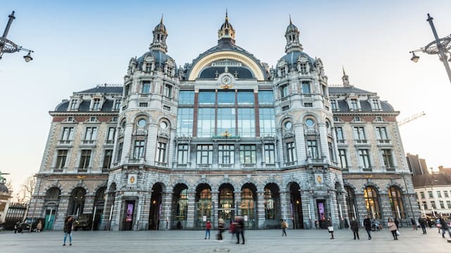 Le dicen “la Catedral del Ferrocarril”: es la estación de tren más linda del mundo y destaca por su impresionante cúpula de cristal de 75 metros