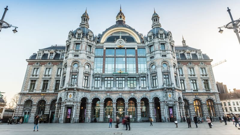 Le dicen “la Catedral del Ferrocarril”: es la estación de tren más linda del mundo y cuenta con una cúpula de cristal de 75 metros.