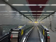 Así es la estación de trenes más profunda del mundo: llega hasta 100 metros bajo tierra y sus túneles parecen no terminar nunca