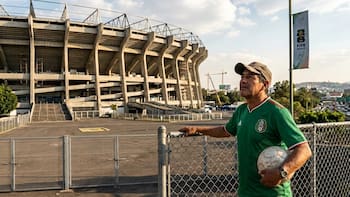 El Mundial de la opulencia | Pobre Estadio Azteca: Tan cerca de la FIFA y tan lejos del pueblo