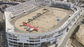 El escándalo del estadio que costó más de 5 millones de dólares, tiene 50 palcos y lleva 14 años convertido en basurero