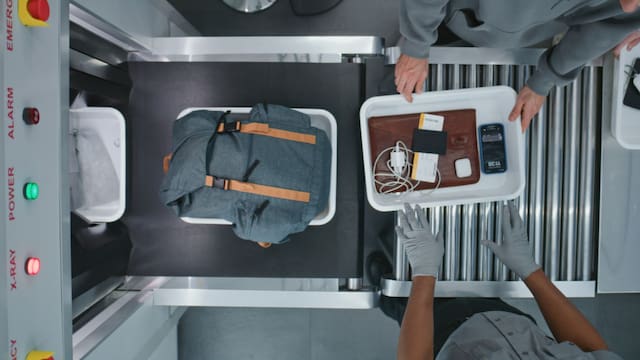 Autoridades aeroportuarias pueden revisar valija por valija y quitar todos los artículos que incumplan esta norma