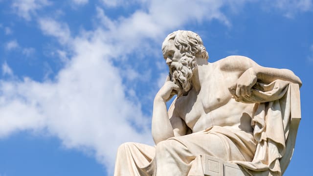 La filosófica reflexión de Sócrates sobre la amistad que todos deberían oír: “El amigo debe ser como el dinero; antes de necesitarlo, es necesario saber su valor”