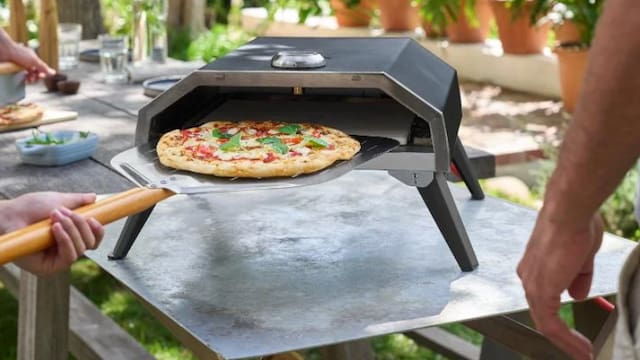 Este electrodoméstico de Lidl es ideal para preparar pizza a la piedra: alcanza los 400 °C en pocos minutos