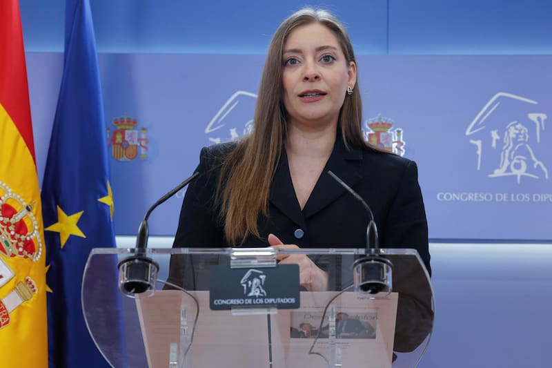 Desde la oposición, el PP cuestiona la estrategia del Gobierno y advierte sobre posibles consecuencias en la relación con Estados Unidos.