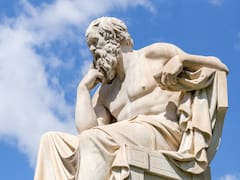 Sócrates, filósofo griego: “El amigo debe ser como el dinero; antes de necesitarlo, es necesario saber su valor”