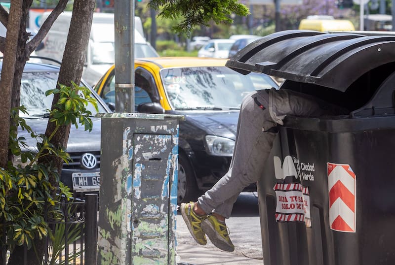 Estos valores representan un incremento interanual significativo: la línea de pobreza pasó de $ 1.047.981 en diciembre de 2024 a $ 1.346.876 un año después.