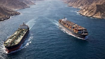 El estrecho de Ormuz sigue bloqueado y el petróleo supera los u$s 100: crece el temor a una crisis global