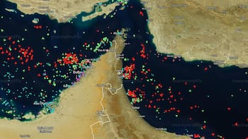 Tras el nuevo cierre del estrecho de Ormuz, denuncian que Irán comenzó a disparar contra barcos petroleros