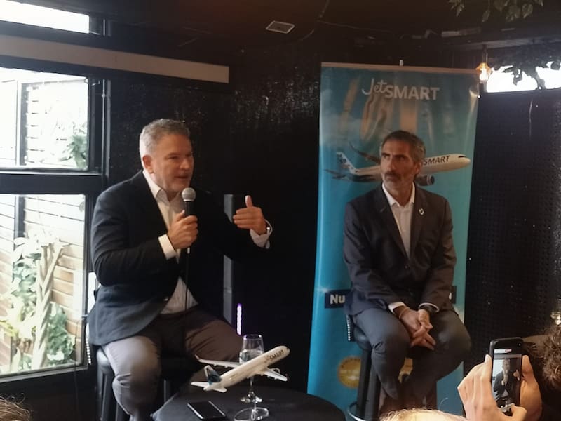 Estuardo Ortiz y Gonzalo Pérez Corral, country manager de Argentina en el anuncio de la inversión