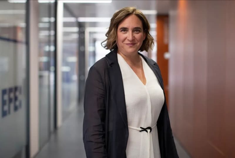 Ada Colau se perfila como una de las principales opciones para liderar la coalición, pero condiciona su candidatura a la incorporación de Podemos y otras fuerzas de izquierdas.
