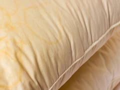 Expertos en limpieza coinciden: para acabar con las almohadas amarillas mezcla bicarbonato y agua oxigenada a partes iguales y cubre las manchas