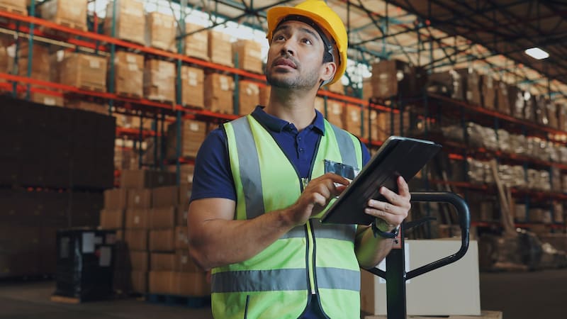La empresa logística Express Beer, dedicada durante más de dos décadas a la distribución y recuperación de envases para la industria cervecera, anunció el cese de sus operaciones y el despido de 220 trabajadores.