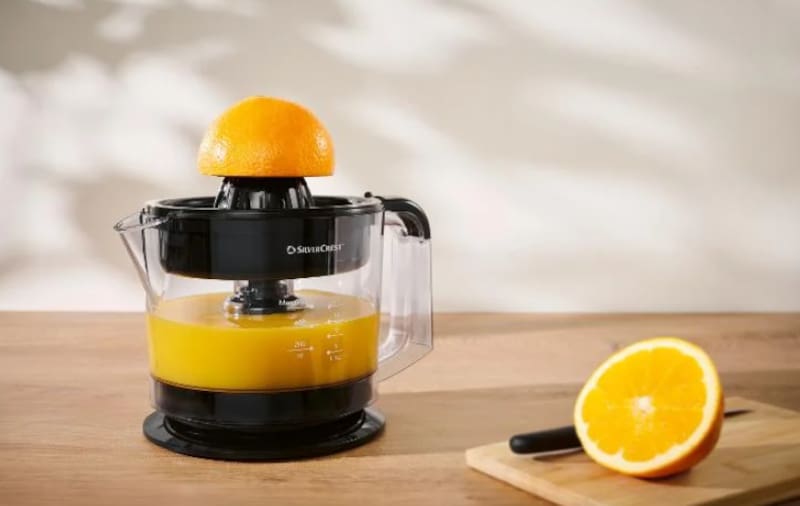 Largas filas en Lidl por este nuevo electrodoméstico: se trata de un exprimidor eléctrico que prepara zumos de fruta en minutos.