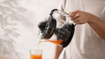 Largas filas en Lidl por este nuevo electrodoméstico: se trata de un exprimidor eléctrico que prepara zumos de fruta en minutos