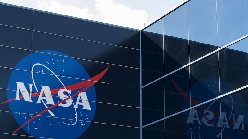 La NASA avanza con los estudios necesarios para establecer una futura base cerca del polo sur de la Luna.