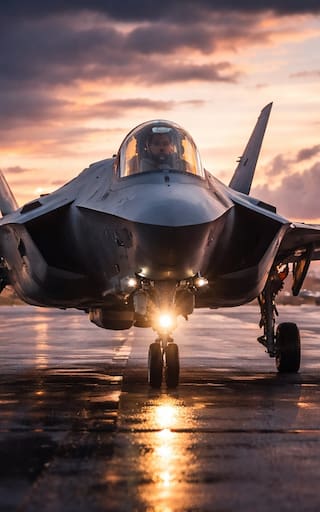 Aterriza en el país el avión de guerra más poderoso del mundo: la máquina que domina el campo de batalla y es el orgullo de una nación