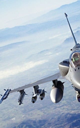 El país latino que refuerza su Fuerza Aérea con la compra de 24 cazas F-16 a EE. UU.: qué armas tienen y cuándo llegarán