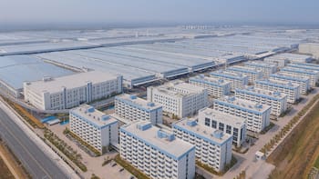 Construyen la fábrica más grande del mundo: este polo industrial supera en tamaño a importantes metrópolis