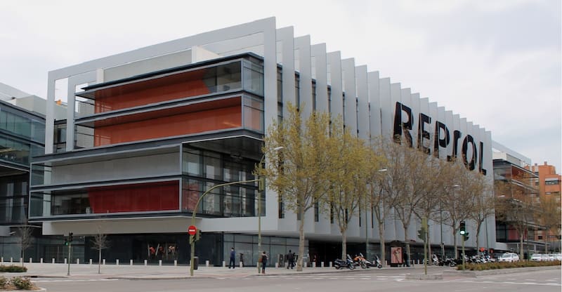 La evolución del petróleo convirtió a Repsol en uno de los pocos valores en positivo en una jornada marcada por la volatilidad.