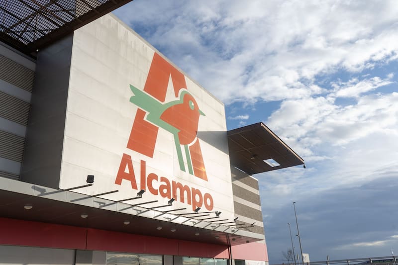Alcampo refuerza su apuesta por la electrónica de consumo con ofertas puntuales en televisores de gran formato.