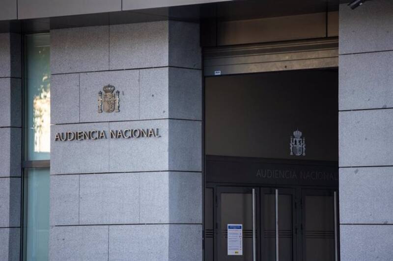 Los solicitantes pueden presentar un recurso contencioso-administrativo ante la Audiencia Nacional si su expediente supera un año sin resolución expresa.