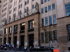Acorralado por la Justicia y sin acuerdo salarial, el Gobierno lleva la pelea al próximo nivel