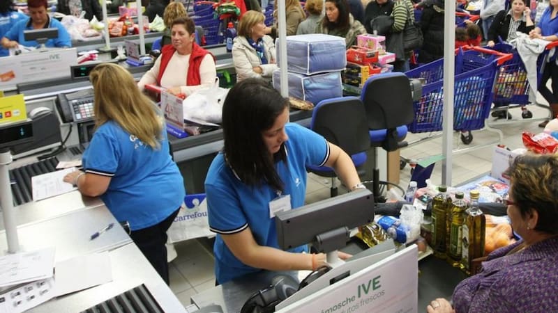 FAECYS acordó un aumento del 5,7% trimestral y suma un bono de $ 50 mil para los empleados de Comercio.