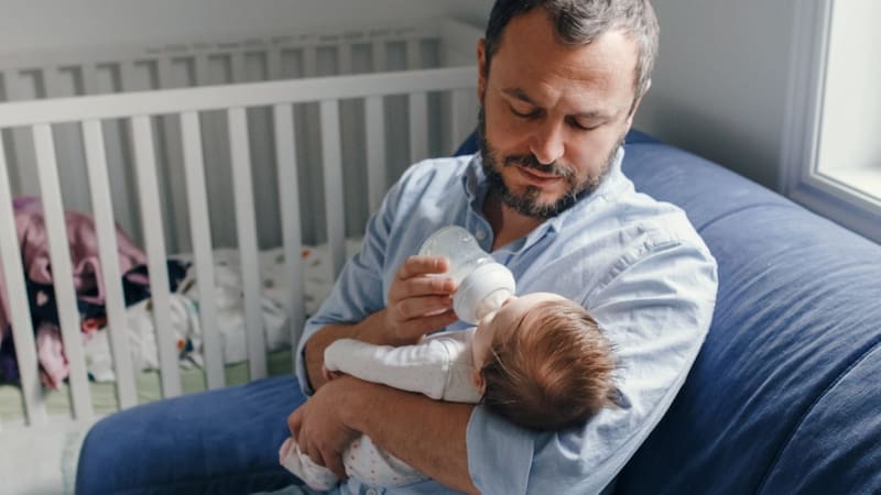 La Suprema Corte falló a favor de los padres y ahora la licencia de paternidad será por tres meses (foto: archivo).
