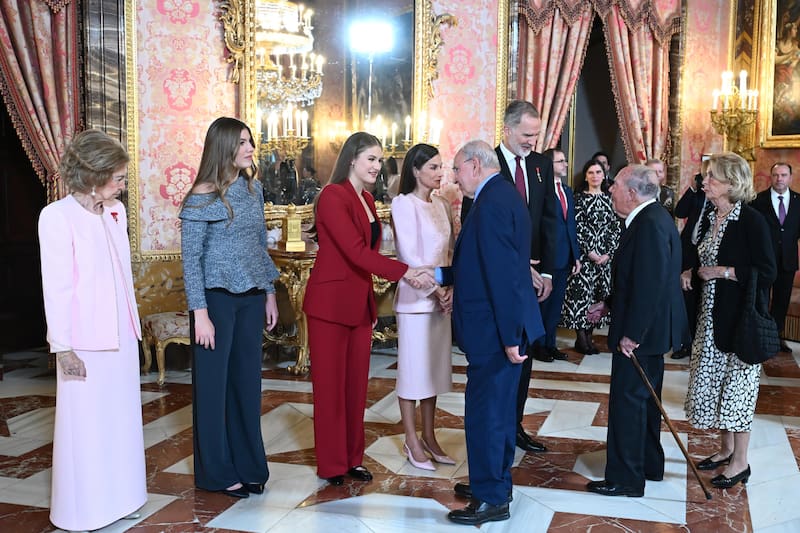 Acto central de conmemoración del 50 aniversario de la restauración de la monarquía. (Fuente: EFE/ Fernando Villar).
