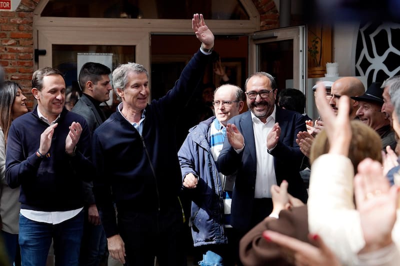 El presidente del Partido Popular, Alberto Núñez Feijóo, interviene este mediodía en un mitin en Tordesillas (Valladolid).