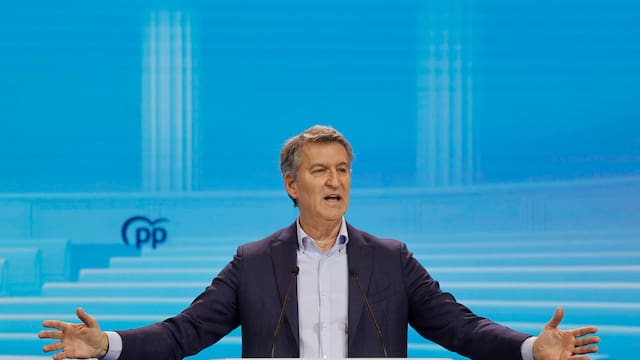 Feijóo acusa al Gobierno de estar “ausente” en Ceuta y de iniciar “una ruptura del sistema constitucional”