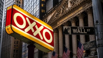 La encrucijada de FEMSA: UBS le pone freno mientras Bank of America proyecta un rally de 22% para la dueña de OXXO