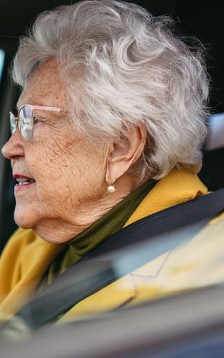 Confirmado y oficial | Cancelan la licencia de conducir a los mayores de 65 años que no cumplan este requisito