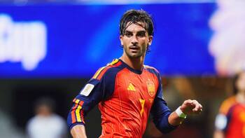 Ferrán Torres, futbolista español: “Cuando mis padres me dejaban en la residencia, era llorar y llorar. Fue duro pero me hizo madurar”