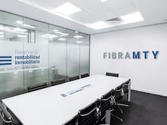 Nearshoring impulsa a Fibra Mty: Barclays anticipa un rally de 25% en 12 meses