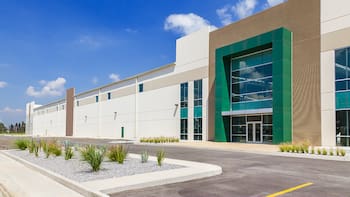 Guerra de FIBRAS: Prologis critica a FIBRA MTY y señala omisiones de 235 MDD en disputa por Macquarie