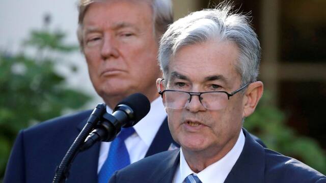 Powell denuncia ataque de Trump para que baje las tasas y el oro se dispara